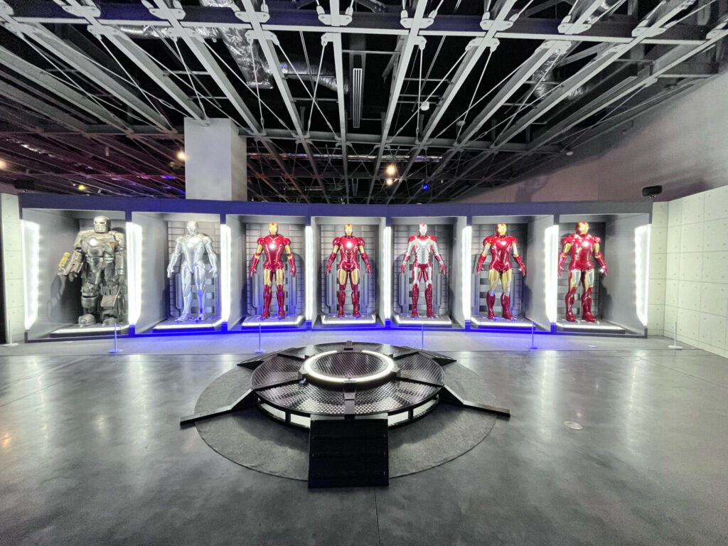 アイアンマン歴代スーツの展示